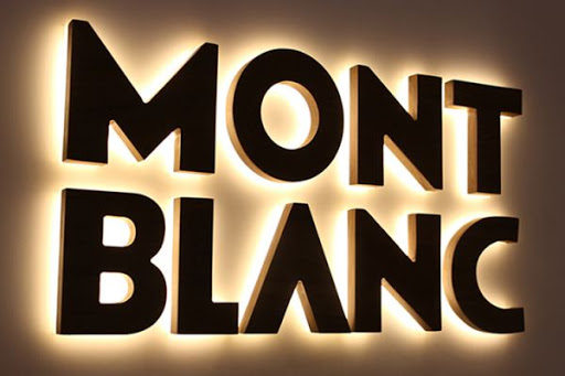 Letras corpóreas retroiluminadas Mont Blanc